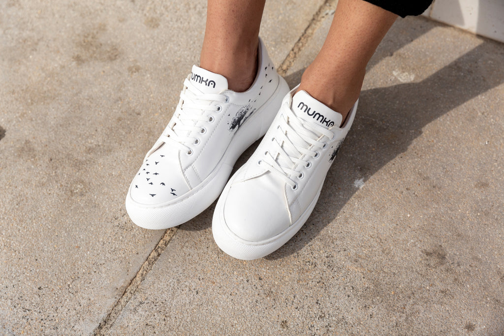 Jak wyczyścić białe sneakersy?