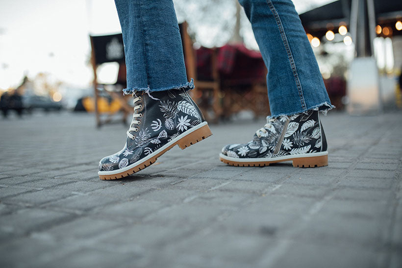 Jak nosić glany z jeansami?