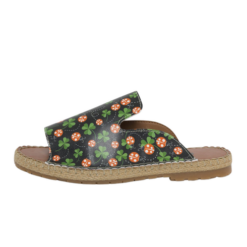 Klapki czarne w koniczynki i biedronki