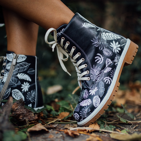 Trapery, Glany Czarne w Białe Liście