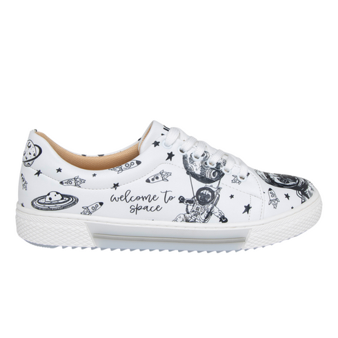 Sneakers - Mops, Pies Astronauta na śnieżno-białym tle