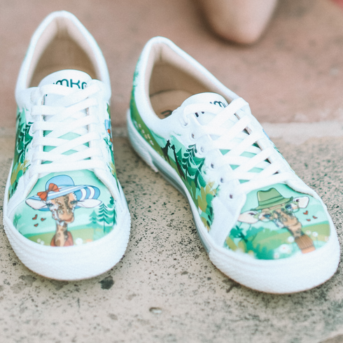 Sneakers Żyrafy zakochane w wysokości