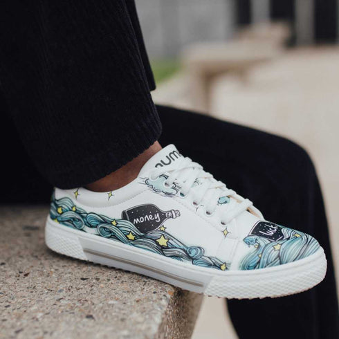 Sneakers - Pragnienie zamknięte w Butelce