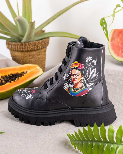 Czarne Trapery Frida Kahlo