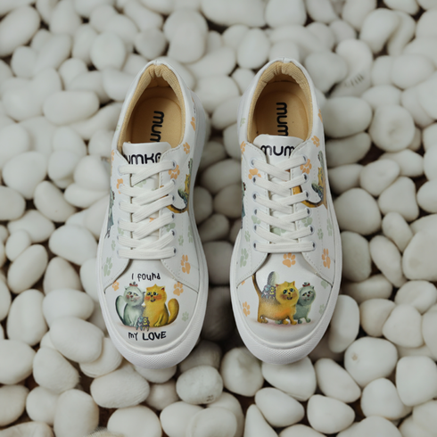 Sneakersy na platformie z Kotami, odnalazłem miłość