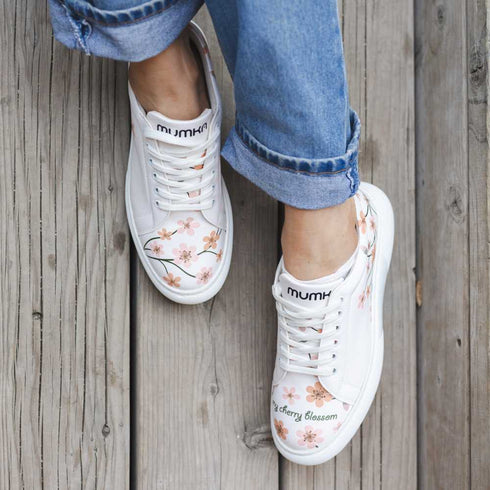 Sneakersy na platformie - Delikatne kwiaty wiśni