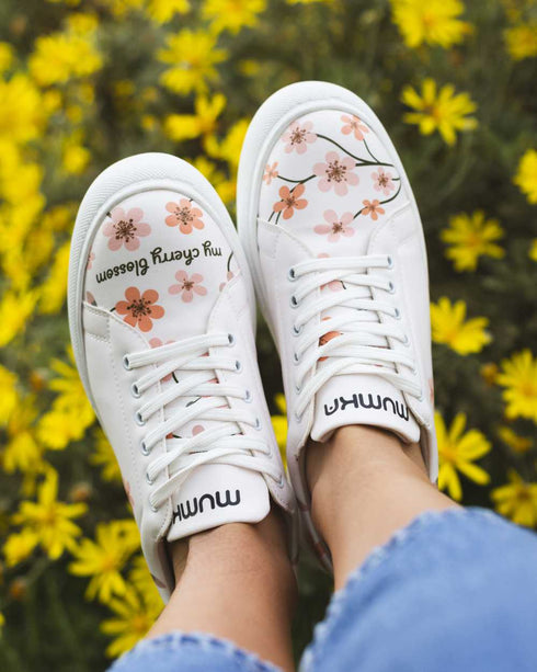 Sneakersy na platformie - Delikatne kwiaty wiśni