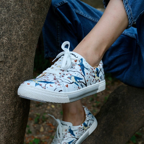 Sneakersy w ptaki, jaskółki