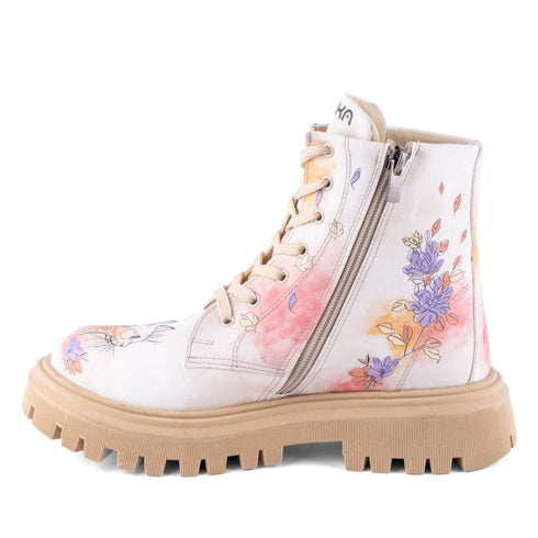 Trapery na platformie z Patrzącym Kotem