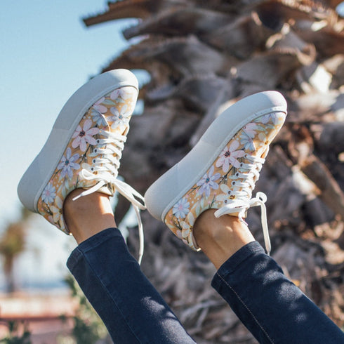 Sneakersy na platformie w Kolorowe Kwiaty - Mumka Shoes Polska