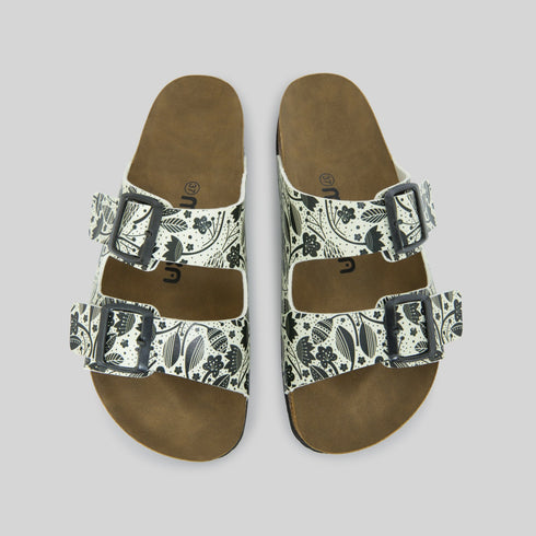 Klapki w czarne kwiaty wyprofilowane - Mumka Shoes Polska