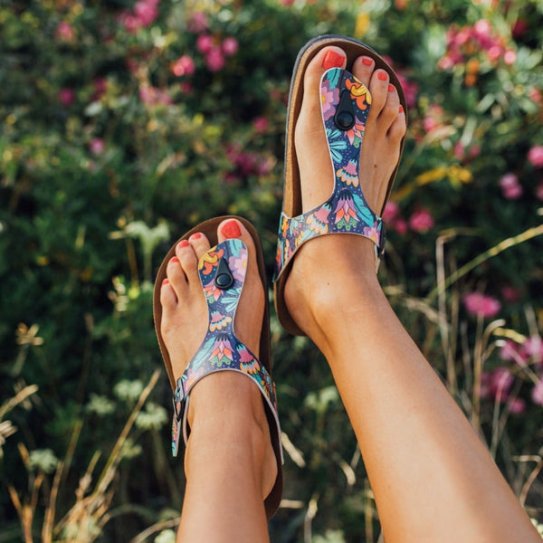 Japonki w egzotyczne kwiaty wyprofilowane - Mumka Shoes Polska